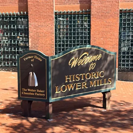 Historic Lower Mills Homestay