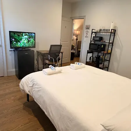 Historic Lower Mills Homestay