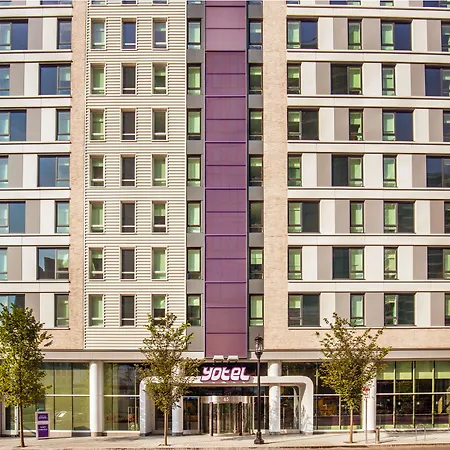 Yotel Hotel 4*
