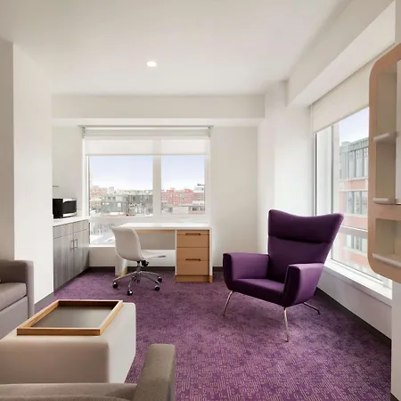 Yotel 4*