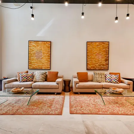 Global Luxury Downtown *