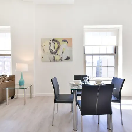 Global Luxury Downtown Apartment