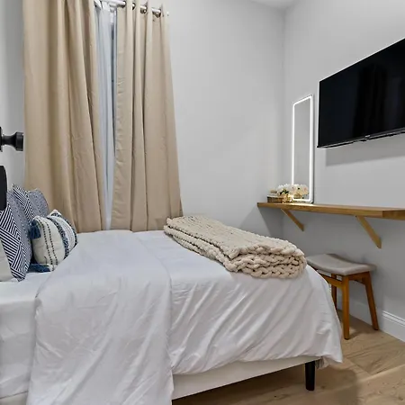 5br 3bath 6beds Apartment *