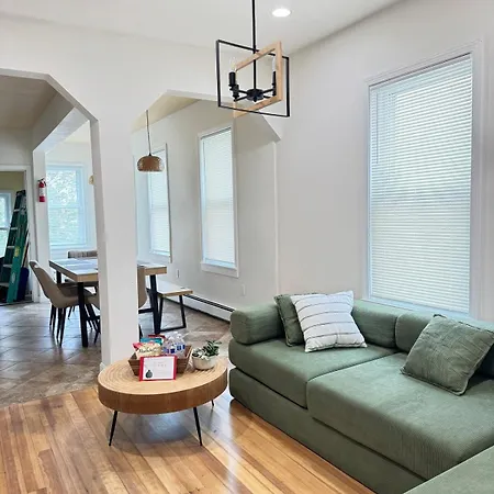 Bright And Spacious 3br Near Free Parking