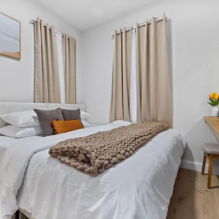 5br 3bath 6beds Boston