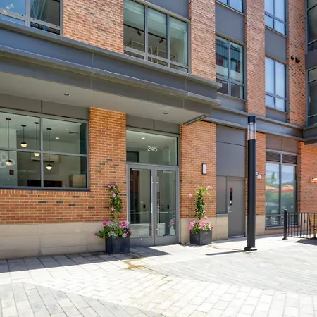 Blueground Newtonville Fitness Center Nr Crystal Bos-1239 Boston