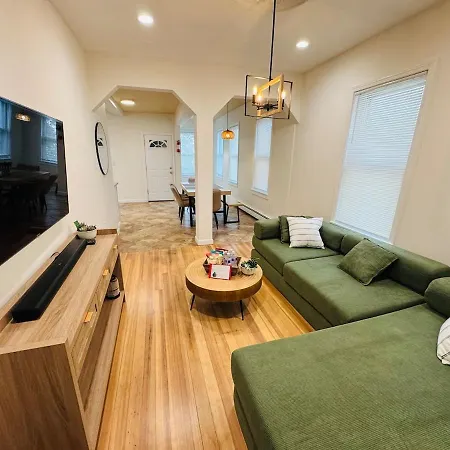 Bright And Spacious 3br Near Free Parking