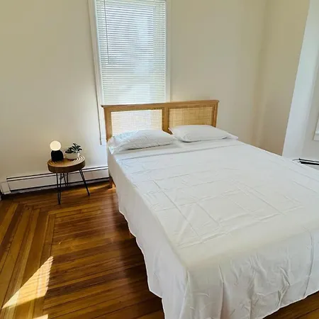 Bright And Spacious 3br Near Free Parking Boston
