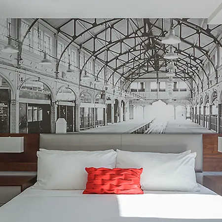 Hotel The Revolution 3*