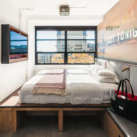 Hotel The Revolution