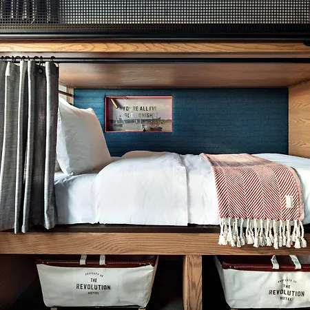 The Revolution Hotel 3*