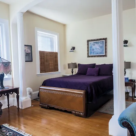Bed & Breakfast The Gryphon House Boston