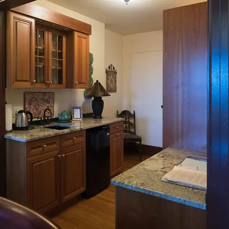 The Gryphon House Bed & Breakfast