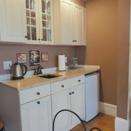 The Gryphon House Bed & Breakfast