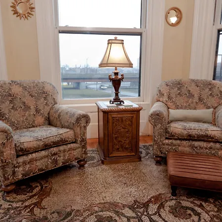Bed & Breakfast The Gryphon House 3*