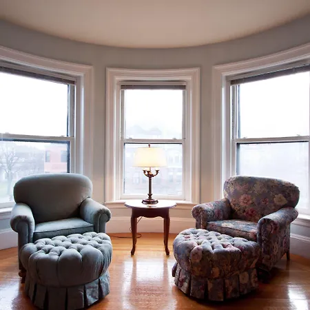 Bed & Breakfast The Gryphon House 3*