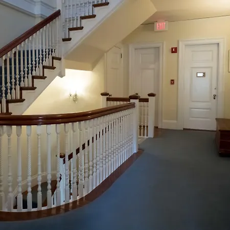 The Gryphon House Bed & Breakfast Boston