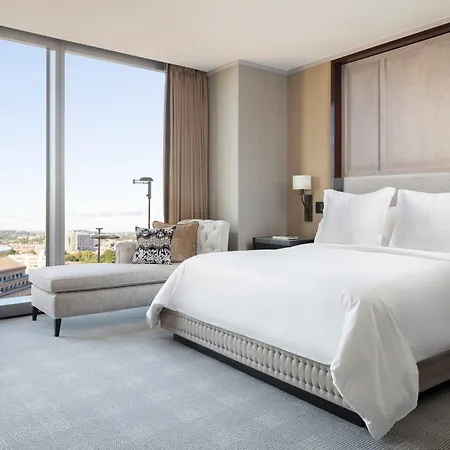 Four Seasons One Dalton Street, Hotel 5*