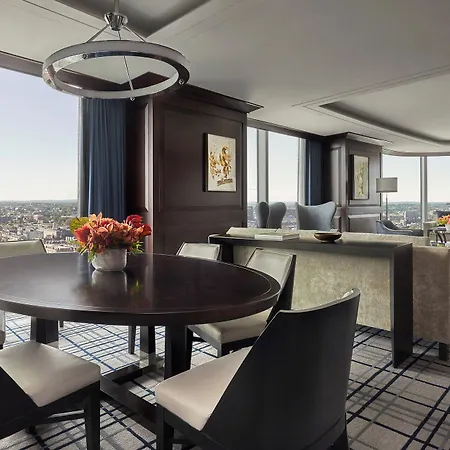 Four Seasons One Dalton Street, Hotel 5*