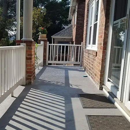 Natalie House Bed & Breakfast