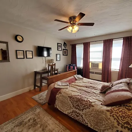 Natalie House Bed & Breakfast