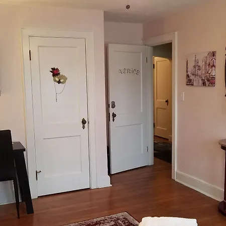 Bed & Breakfast Natalie House