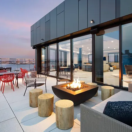 Hyatt Place Boston/seaport District 3*