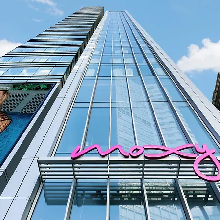 Moxy Downtown 3*