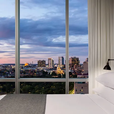 Moxy Downtown Hotel