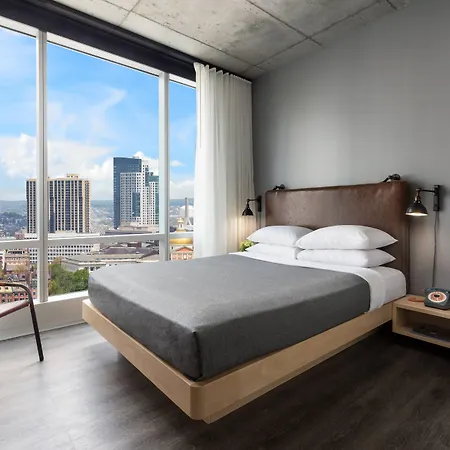 Moxy Downtown Hotel Boston