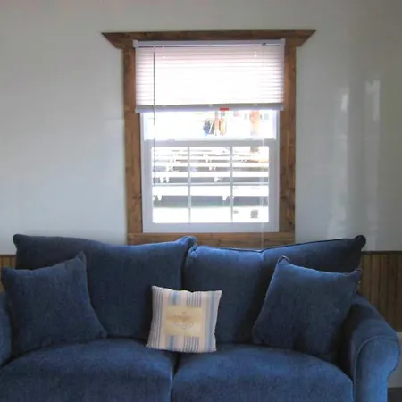 Blue Pearl Houseboat In Harbor Wifi, A/c, Holiday home Boston