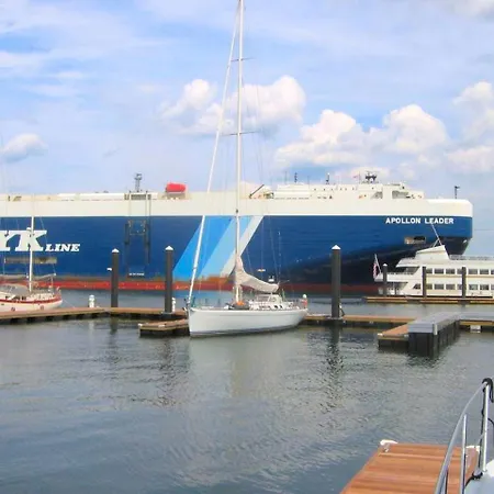 Blue Pearl Houseboat In Harbor Wifi, A/c,