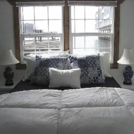 Holiday home Blue Pearl Houseboat In Harbor Wifi, A/c, *