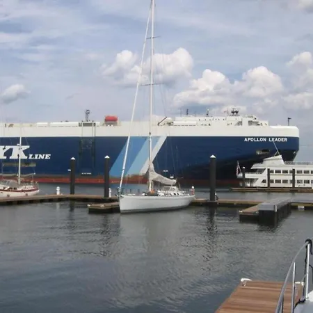 Blue Pearl Houseboat In Harbor Wifi, A/c, Holiday home