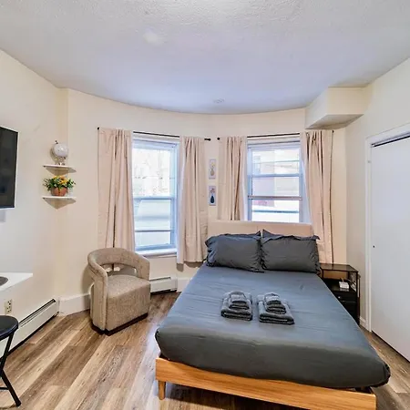 Apartment Cozy Near Massart & Longwood, 3-min Walk To T *