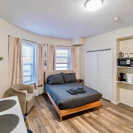 Apartment Cozy Near Massart & Longwood, 3-min Walk To T Boston