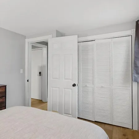 Apartment New Southie Penthouse With Private Roof Deck *