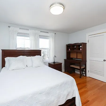 Eastie Roomy 3br With Easy And Airport Access * Boston