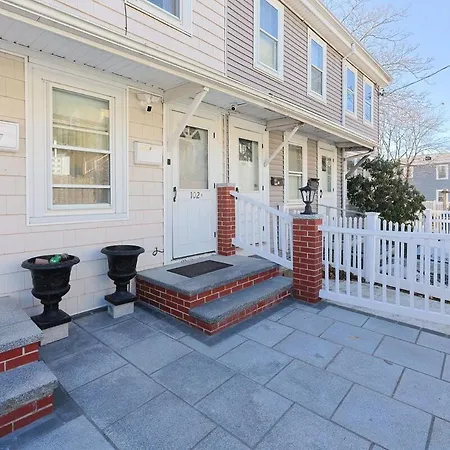 Apartment Eastie Roomy 3br With Easy And Airport Access *