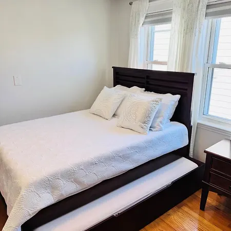 Eastie Roomy 3br With Easy And Airport Access * Boston