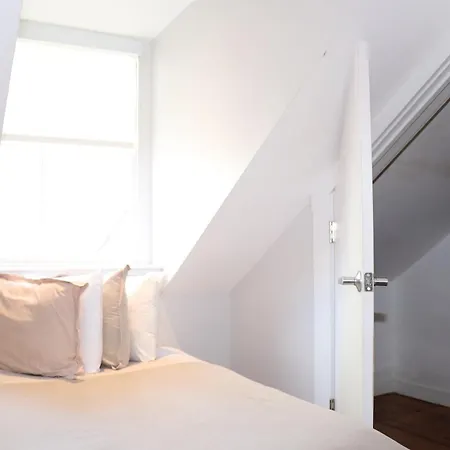 Comfy Beacon Hill Great For Work Travel #13