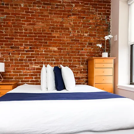Stylish In Brownstone, C.ave #21 4*