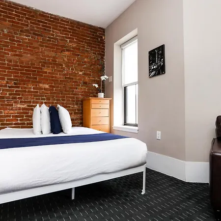 Stylish In Brownstone, C.ave #21 Aparthotel 4*