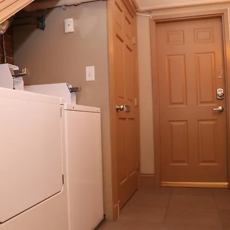 Stylish Downtown In The Southend, C.ave# 3