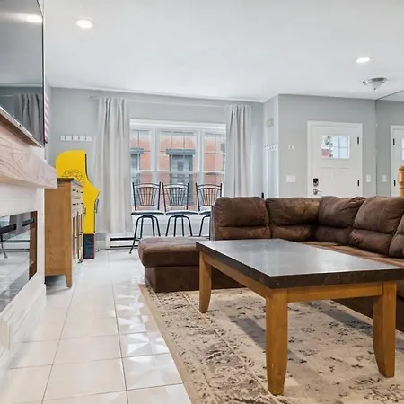 Holiday home Heart Of Southie - Hot Tub + Walk To Bars Boston