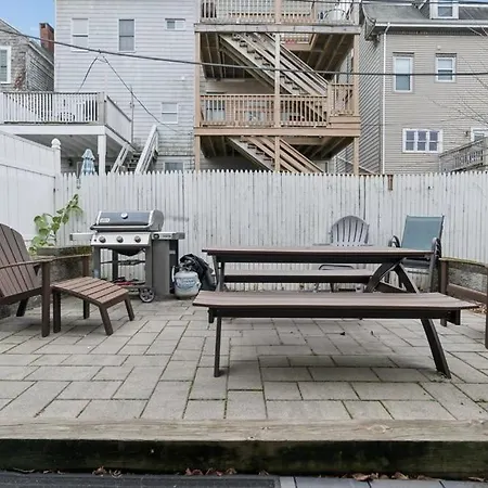 Heart Of Southie - Hot Tub + Walk To Bars