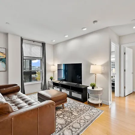 Beautiful 2br In Southend Apartment *