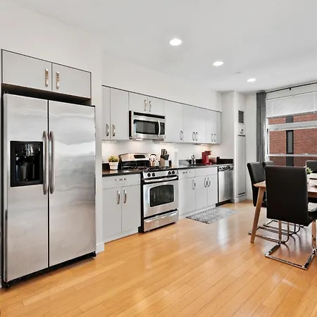 Beautiful 2br In Southend Apartment *