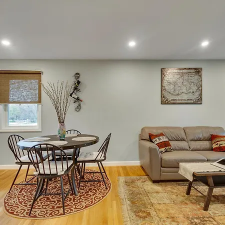 Apartment 2br Dog-friendly In 2-fam - Comfy Retreat