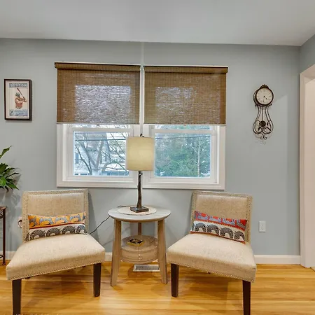 Apartment 2br Dog-friendly In 2-fam - Comfy Retreat *